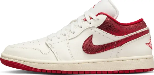 Кросівки жіночі Nike AIR JORDAN 1 LOW SE біло-червоні HJ9338-106