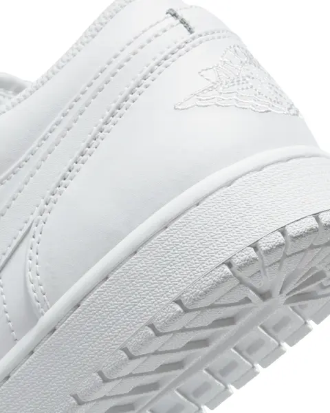 Кросівки Nike AIR JORDAN 1 LOW білі 553558-136