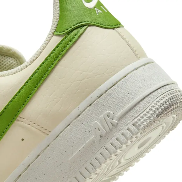 Кросівки жіночі Nike AIR FORCE 1 '07 NEXT NATURE бежево-зелені DV3808-102