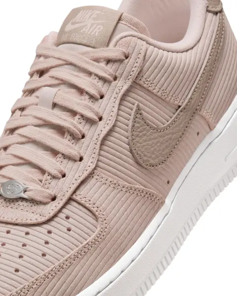 Кросівки жіночі Nike AIR FORCE 1 '07 світло-коричневі IM6533-602