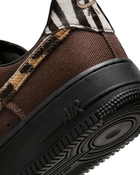 Кроссовки женские Nike AIR FORCE 1 '07 темно-коричневые HV6356-200