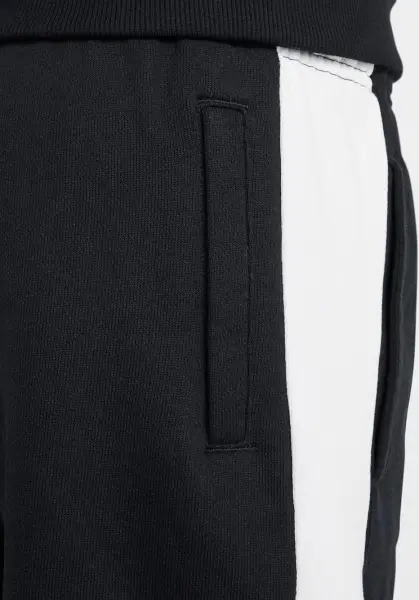 Шорти підліткові Nike AIR FLEECE чорно-білі HF8808-010