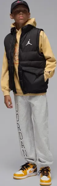 Жилетка підліткова Nike JORDAN FILLED PUFFER чорна 95D532-023