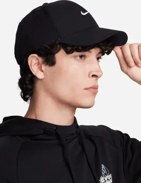 Кепка Nike DRI-FIT CLUB STRUCTURED SWOOSH черная FV5563-010