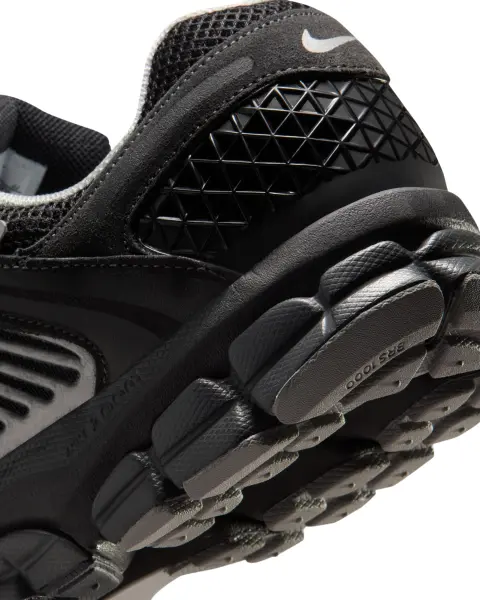 Кросівки Nike ZOOM VOMERO 5 чорно-сірі HF1553-006
