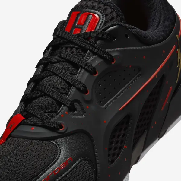 Кросівки баскетбольні Nike JORDAN HEIR SERIES чорно-червоно-золоті FQ3858-076