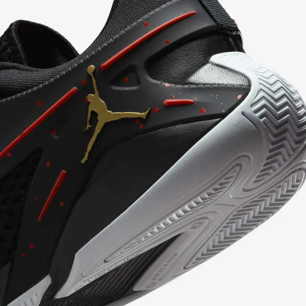 Кросівки баскетбольні Nike JORDAN HEIR SERIES чорно-червоно-золоті FQ3858-076