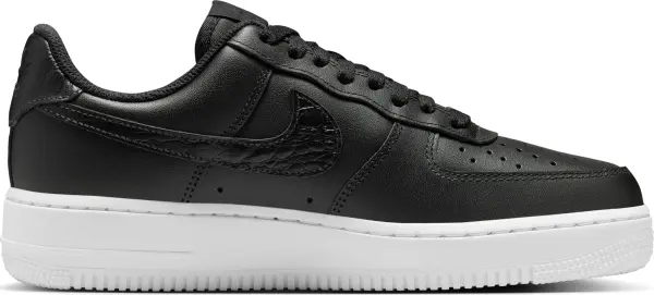 Кросівки жіночі Nike AIR FORCE 1 '07 SE чорні IO4837-001