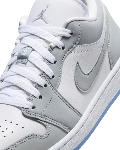 Кросівки жіночі Nike AIR JORDAN 1 LOW сіро-білі DC0774-105
