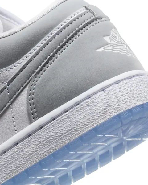 Кросівки жіночі Nike AIR JORDAN 1 LOW сіро-білі DC0774-105