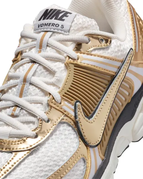 Кросівки жіночі Nike ZOOM VOMERO 5 золотисто-білі HF7723-001