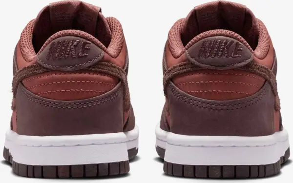 Кросівки підліткові Nike DUNK LOW SE (GS) коричневі HQ9293-200