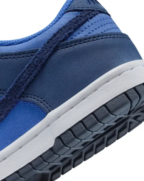 Кросівки підліткові Nike DUNK LOW SE (GS) синьо-темно-сині HQ9293-400