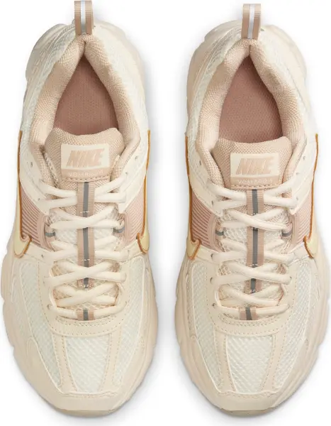 Кроссовки подростковые Nike VOMERO 5 (GS) бежевые HF6998-106