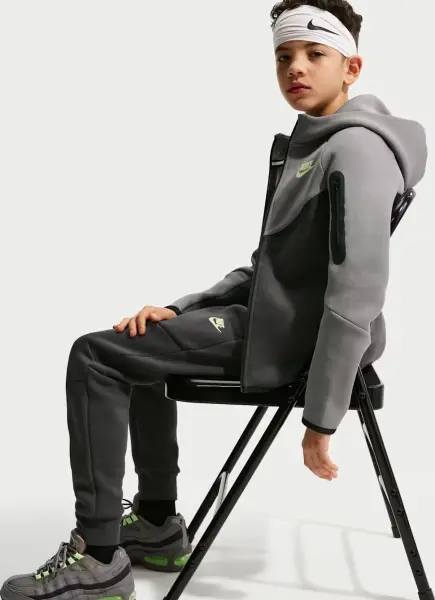 Спортивний костюм підлітковий Nike SPORTSWEAR TECH FLEECE сіро-темно-сірий HV5867-015__HV5869-061