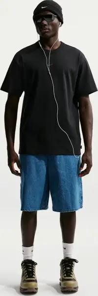 Футболка Nike SPORTSWEAR PREMIUM ESSENTIALS чорна IH1121-010