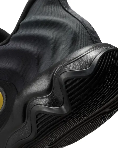 Кроссовки баскетбольные Nike GIANNIS IMMORTALITY 4 черно-золотые FQ3680-010