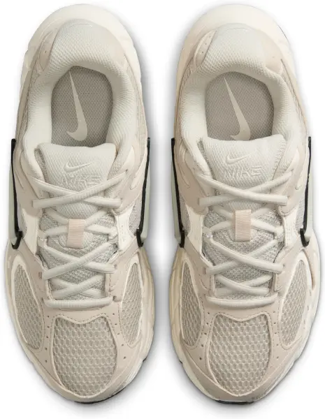 Кроссовки женские Nike V5 RNR бежевые II6294-100