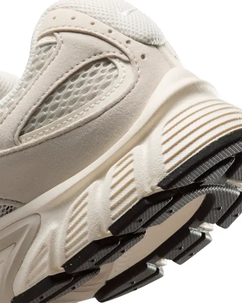 Кроссовки женские Nike V5 RNR бежевые II6294-100