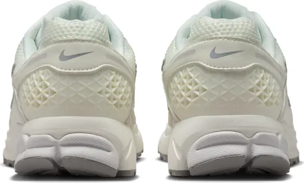 Кросівки Nike ZOOM VOMERO 5 світло-сірі FB9149-103