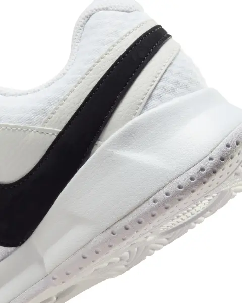 Кроссовки теннисные женские Nike COURT LITE 4 бело-молочно-черные FD6575-100