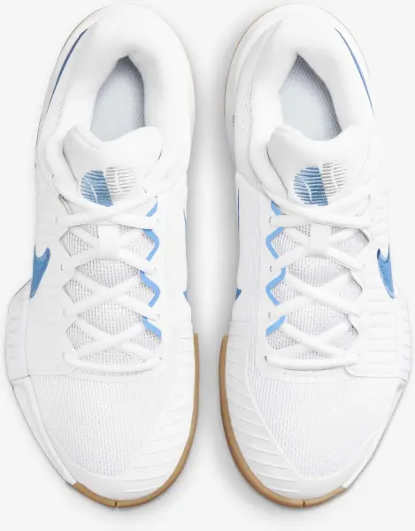 Кроссовки теннисные женские Nike ZOOM GP CHALLENGE PRO HARD бело-голубые FB3146-106