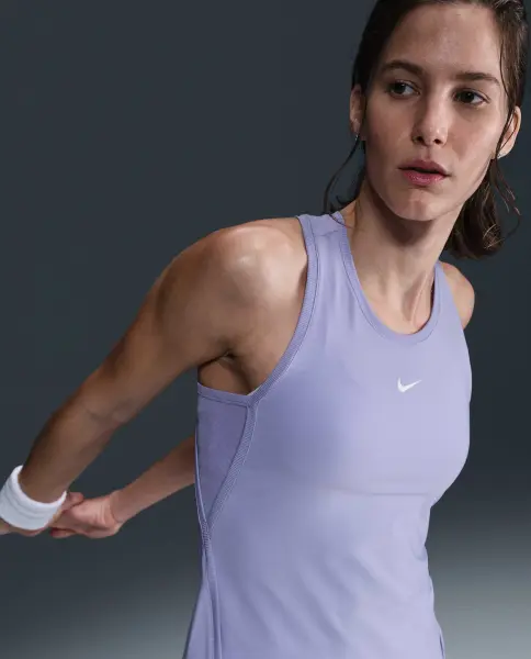 Майка для тенісу жіноча Nike VICTORY DRI-FIT фіолетова FD5584-533