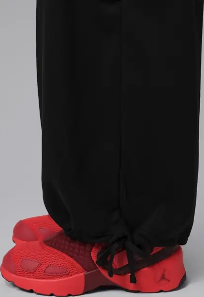 Спортивные штаны женские Nike JORDAN BROOKLYN FLEECE CARGO черные IF1060-010