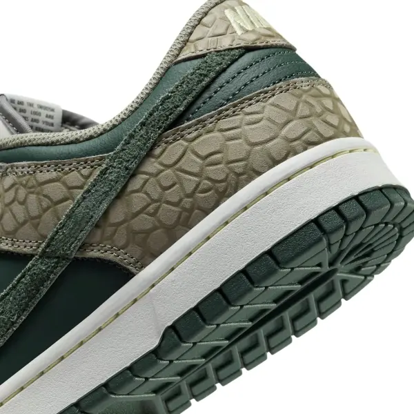 Кроссовки Nike DUNK LOW PREMIUM оливково-темно-зеленые HF4878-053