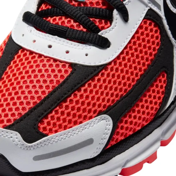 Кросівки Nike ZOOM VOMERO 5 SE червоно-сріблясто-чорні CZ8667-600