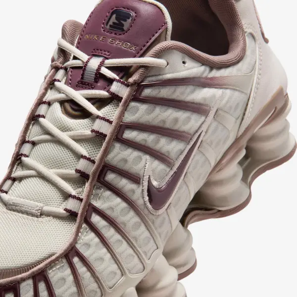 Кросівки жіночі Nike SHOX TL бежево-коричневі IM6013-072