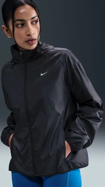 Вітровка для бігу жіноча Nike TEMPO REPEL чорна HV5769-010