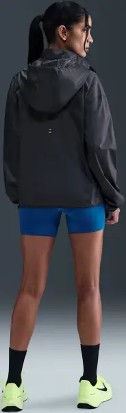Вітровка для бігу жіноча Nike TEMPO REPEL чорна HV5769-010