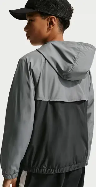 Ветровка подростковая Nike SPORTSWEAR WINDRUNNER серо-темно-серая IF2821-084