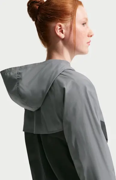 Ветровка подростковая Nike SPORTSWEAR WINDRUNNER серо-темно-серая IF2821-084