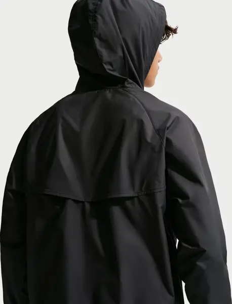 Ветровка подростковая Nike SPORTSWEAR WINDRUNNER черная IF2821-010