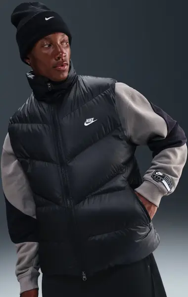 Жилетка Nike WINDRUNNER STATEMENT черная HV1480-010