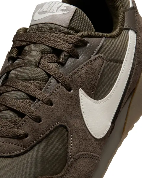 Кросівки Nike TERRA MANTA SUEDE коричнево-кремові IB7254-201