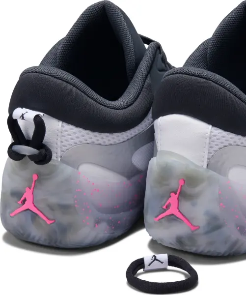Кросівки баскетбольні жіночі Nike JORDAN HEIR SERIES 2 світло-сіро-чорно-рожеві HV4417-100
