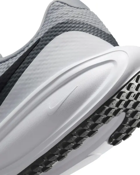 Кросівки бігові Nike REVOLUTION 8 сіро-темно-сірі HJ9198-004