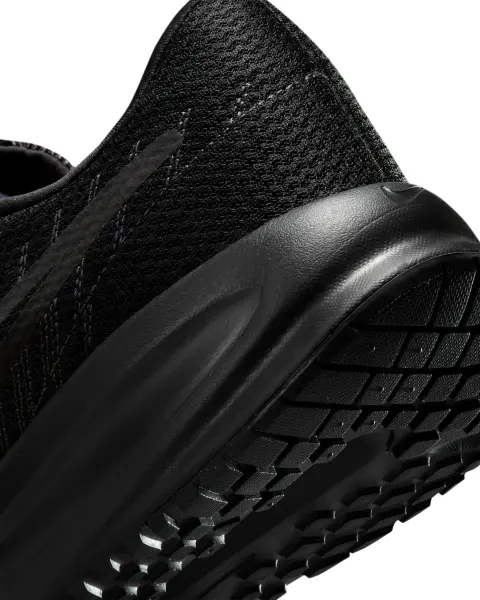 Кроссовки беговые Nike RUN DEFY черные HM9594-002