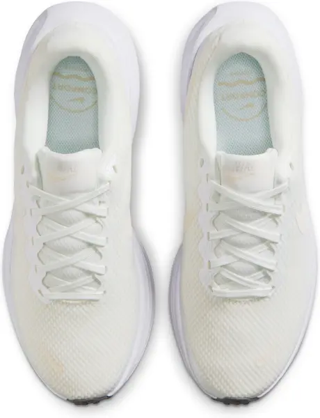 Кроссовки беговые женские Nike REVOLUTION 8 молочно-белые HJ8485-105