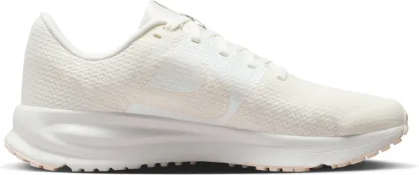Кроссовки беговые женские Nike RUN DEFY кремовые HM9593-107