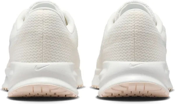 Кроссовки беговые женские Nike RUN DEFY кремовые HM9593-107