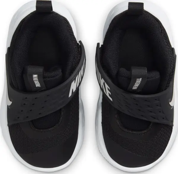 Кросівки дитячі Nike TEAM HUSTLE D 12 (TD) чорно-білі HF6281-002