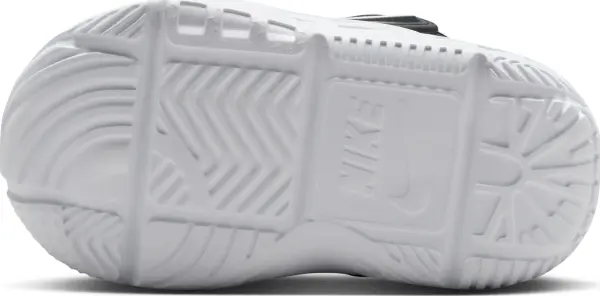 Кросівки дитячі Nike TEAM HUSTLE D 12 (TD) чорно-білі HF6281-002