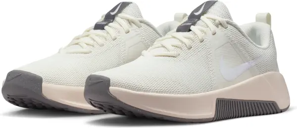 Кросівки для тренувань жіночі Nike MC TRAINER 3 кремово-сірі FQ1830-120