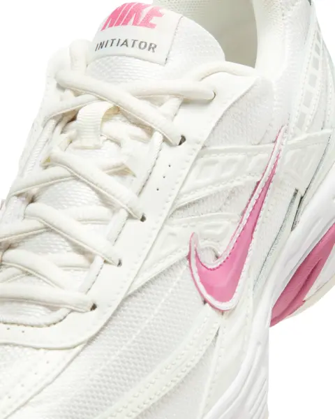 Кроссовки женские Nike INITIATOR кремово-розовые 394053-104