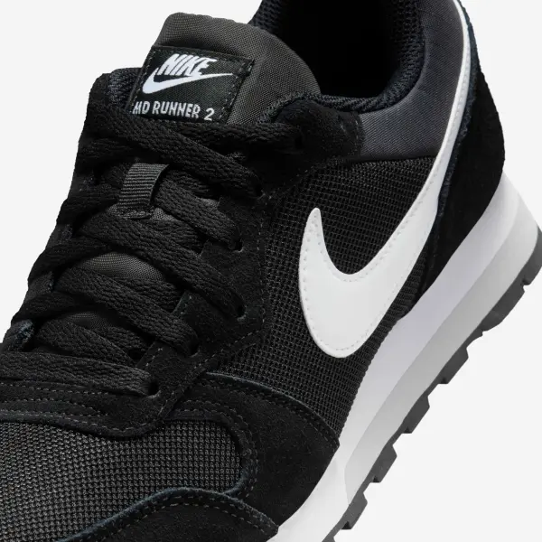 Кросівки жіночі Nike MD RUNNER 2 чорно-білі 749869-018