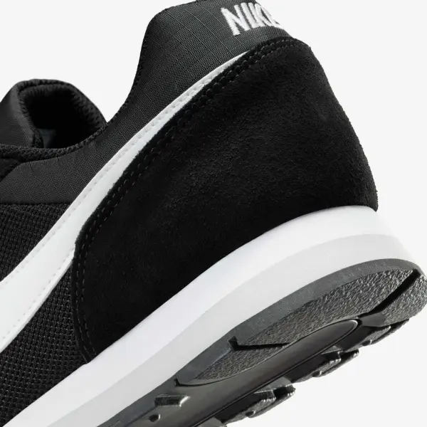 Кросівки жіночі Nike MD RUNNER 2 чорно-білі 749869-018